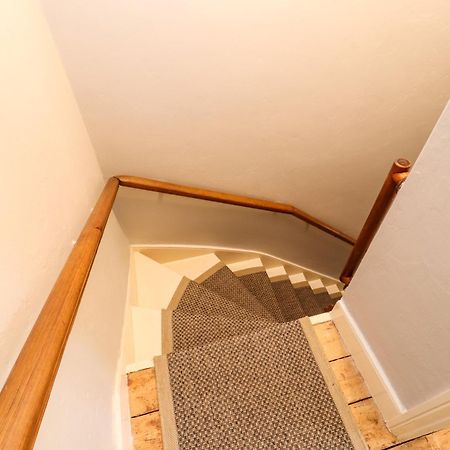 Ednas Cottage Ембълсайд Екстериор снимка