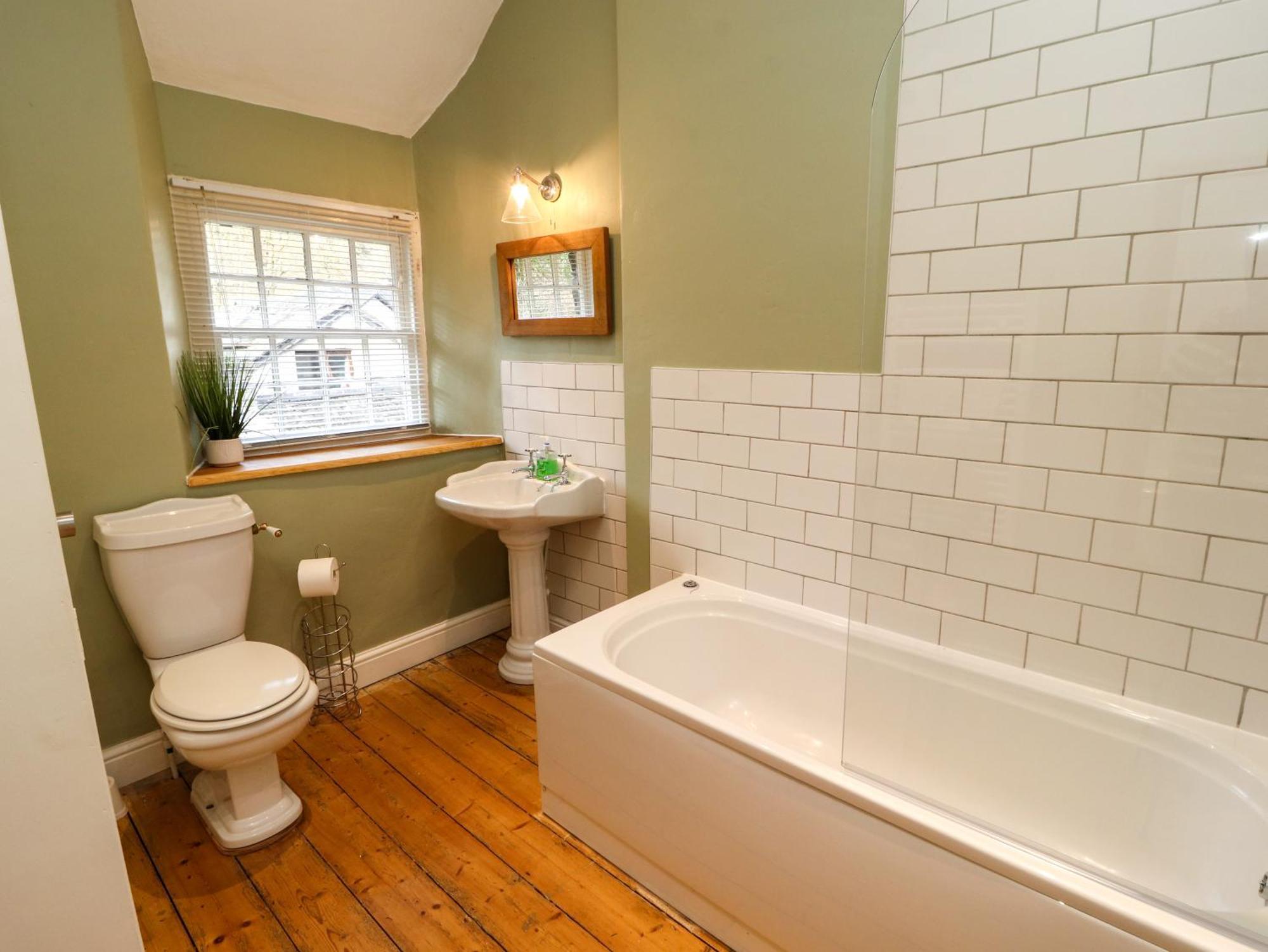 Ednas Cottage Ембълсайд Екстериор снимка
