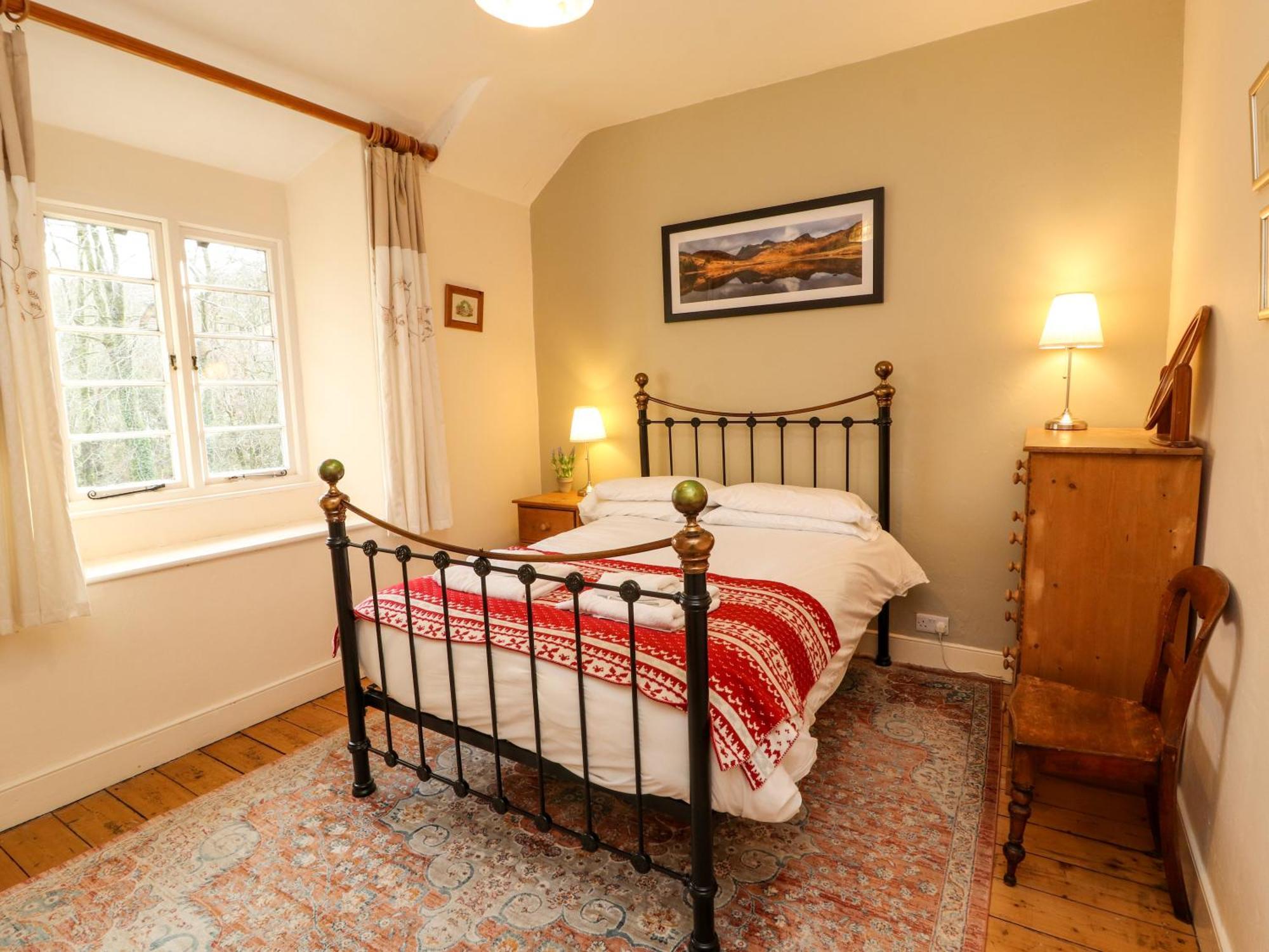 Ednas Cottage Ембълсайд Екстериор снимка