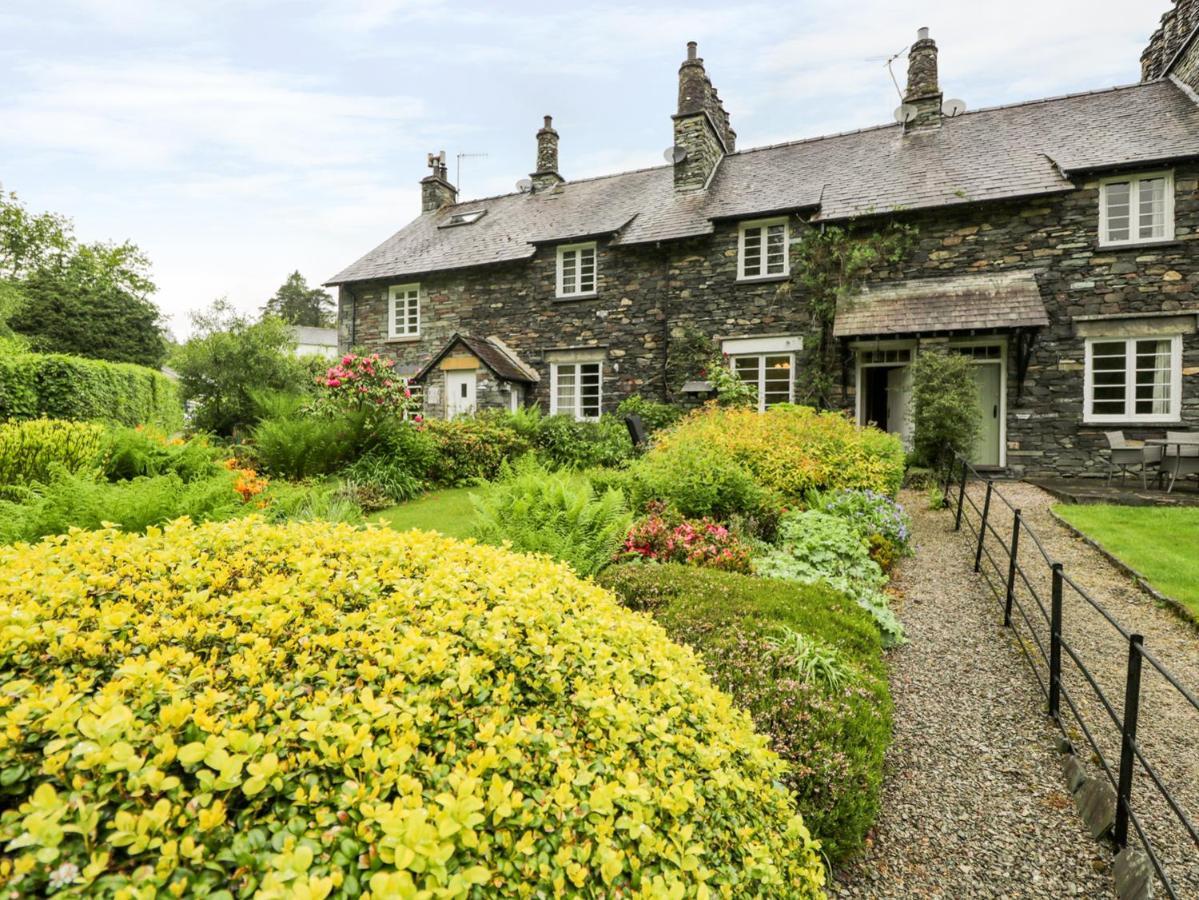 Ednas Cottage Ембълсайд Екстериор снимка