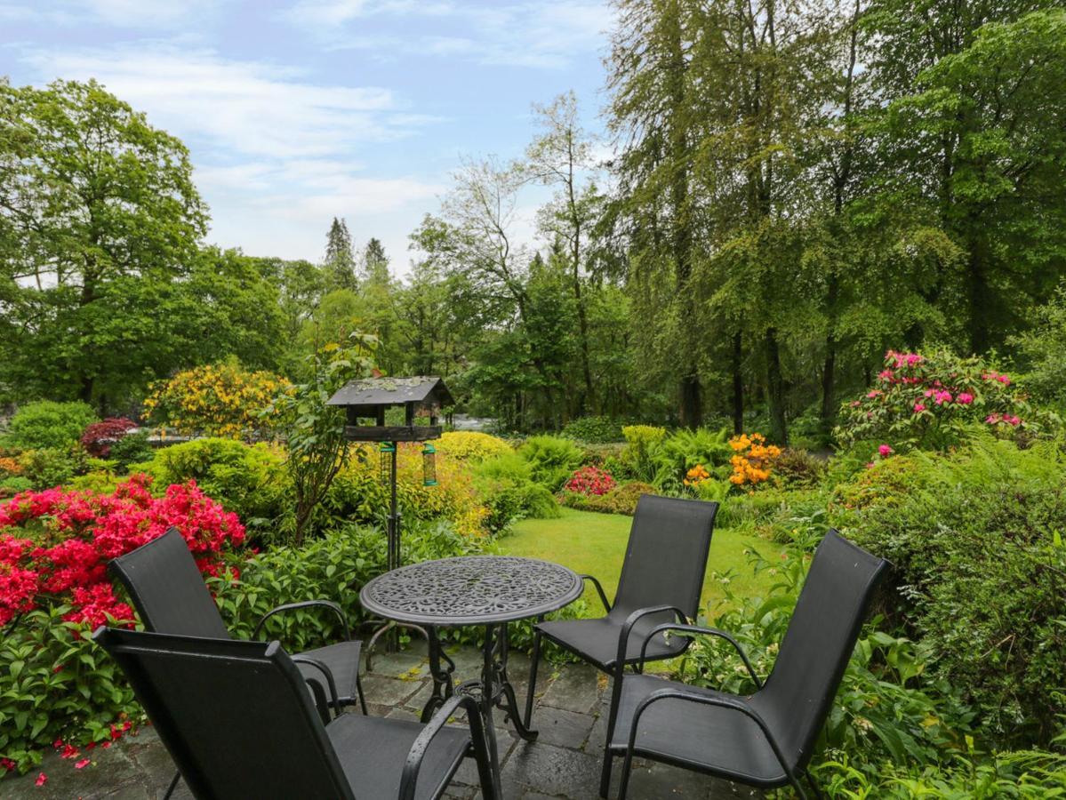 Ednas Cottage Ембълсайд Екстериор снимка