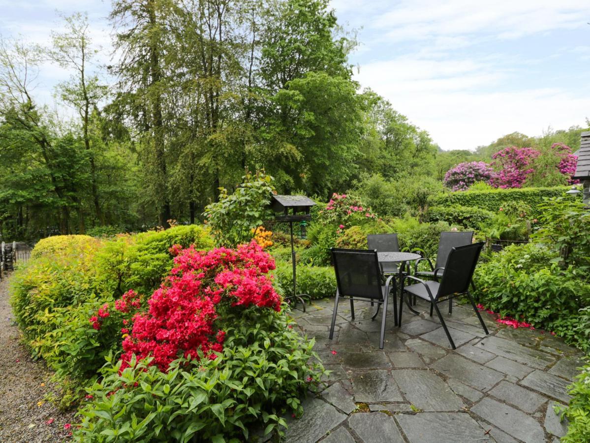 Ednas Cottage Ембълсайд Екстериор снимка